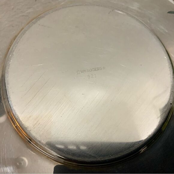 WM Rogers silver plated 921 plate 10.5” - Picture 3 of 5